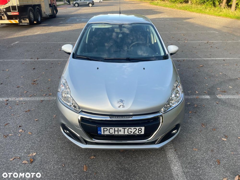 Peugeot 208 - 10