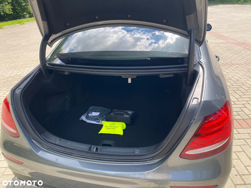 Mercedes-Benz Klasa E 220 d 4-Matic 9G-TRONIC - 6
