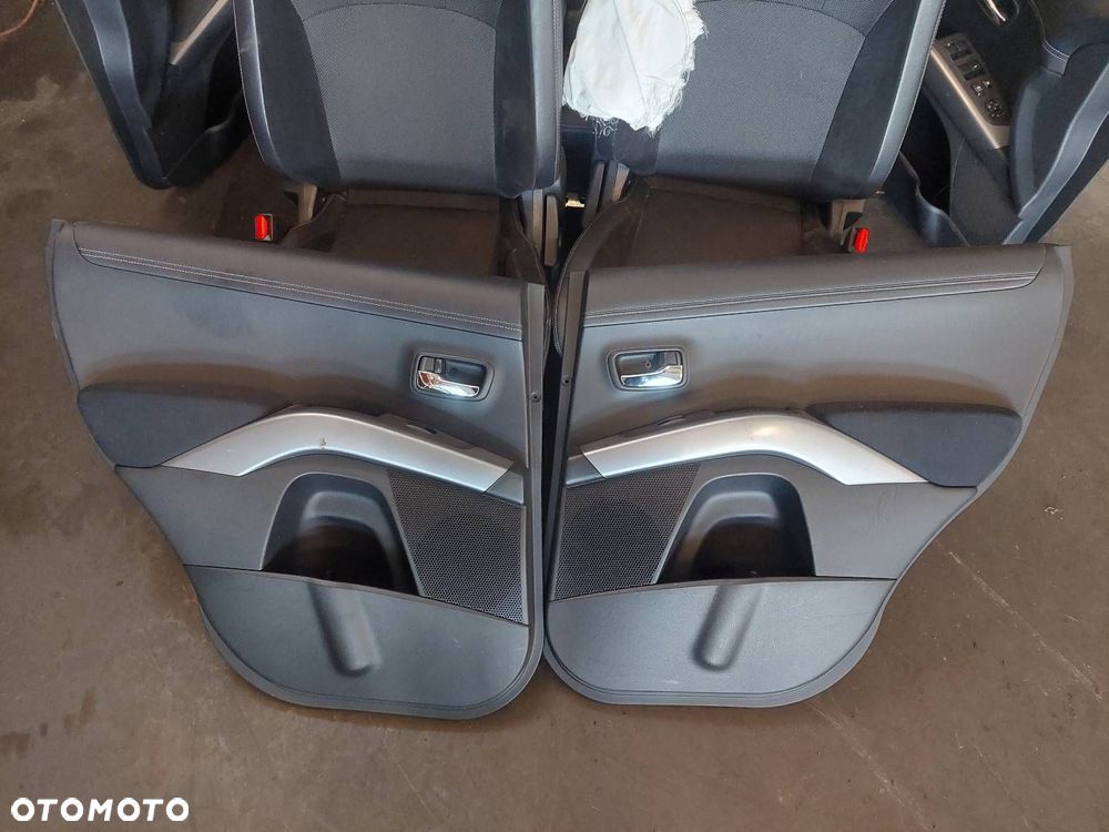 FOTELE KOMPLET LEWY PRAWY KANAPA TYŁ + BOCZKI MITSUBISHI OUTLANDER II - 2