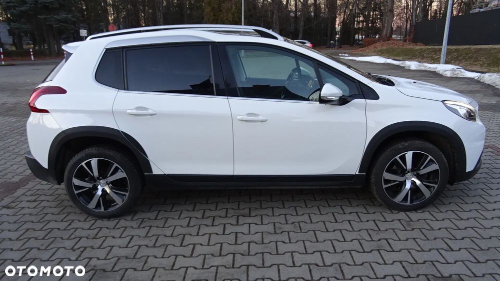 Peugeot 2008 1.2 Pure Tech GPF Allure S&S EAT6 - 5