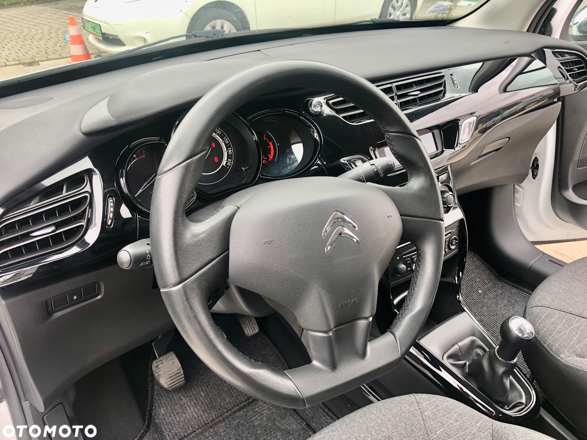 Citroën C3 1.2 PureTech Exclusive - 17