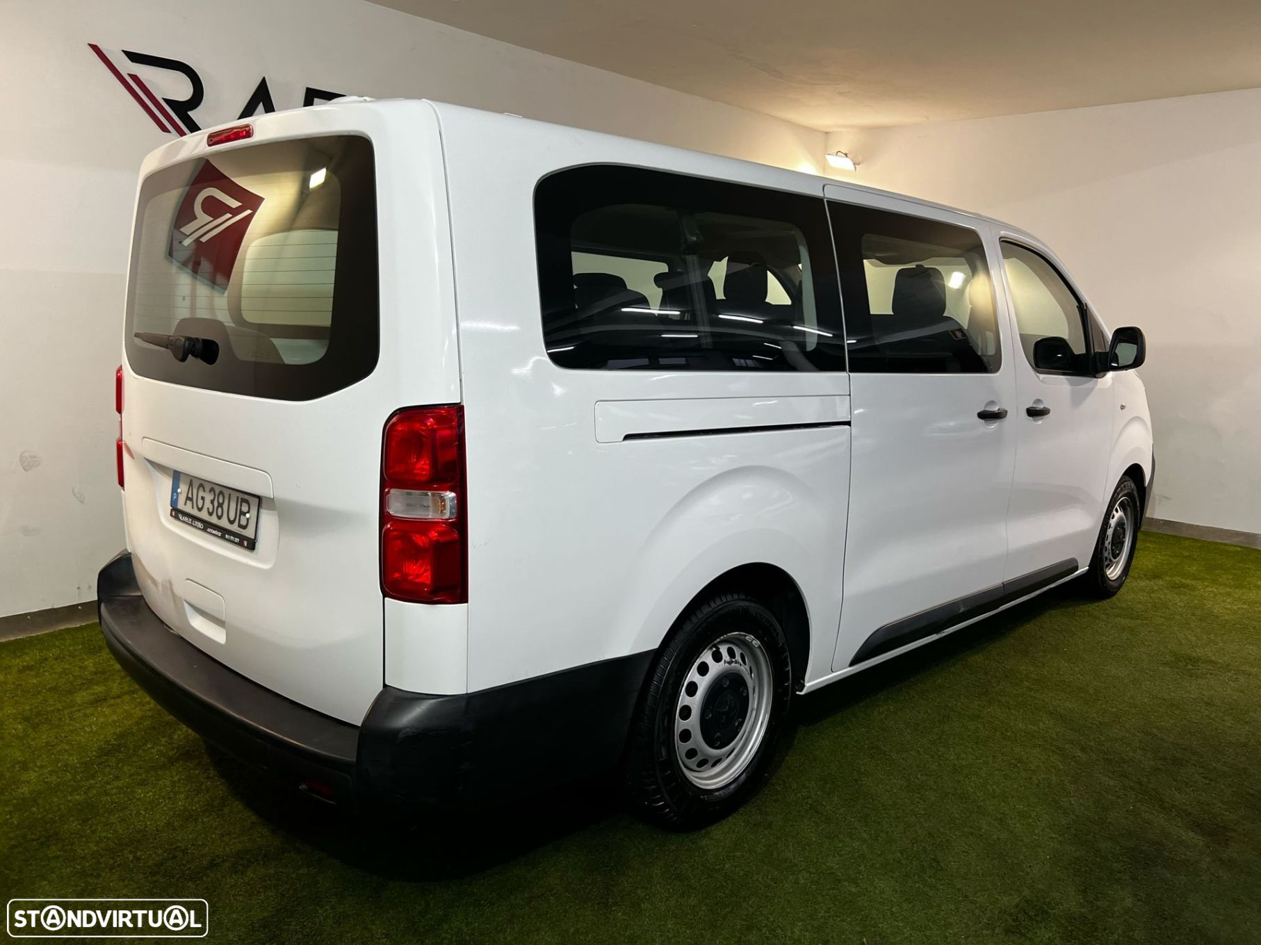 Peugeot Traveller 1.5 BlueHDi L2H1 Active Standard - 12
