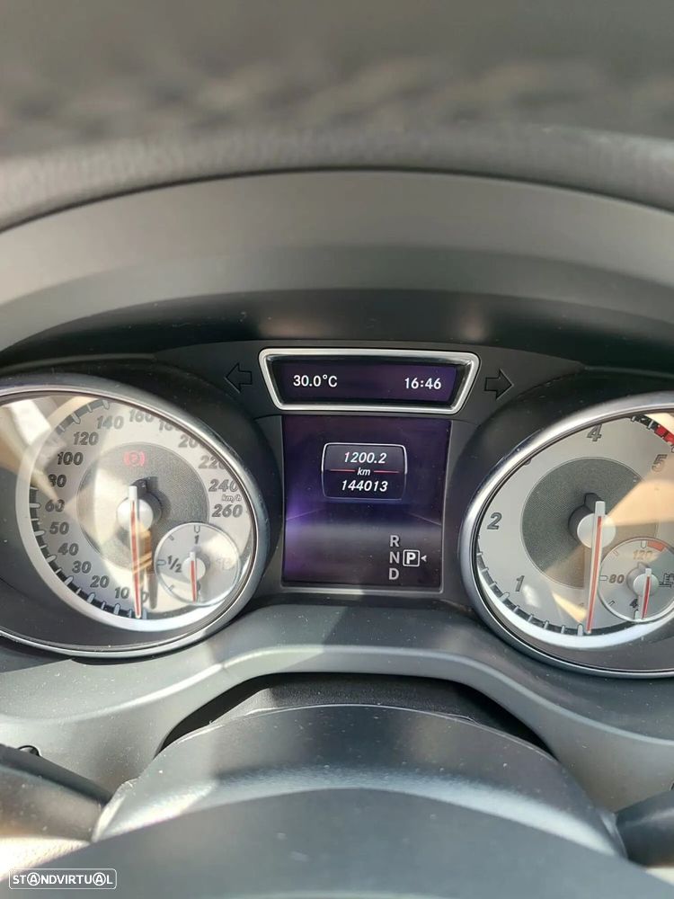 Mercedes-Benz CLA 220 - 18