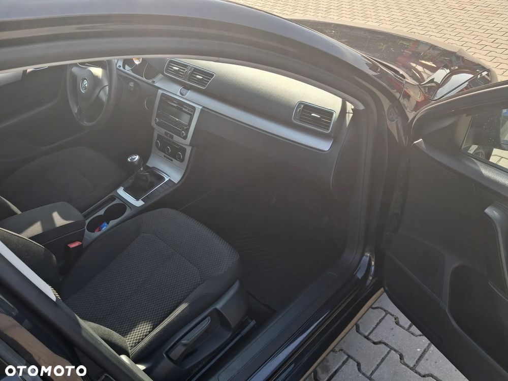 Volkswagen Passat - 6