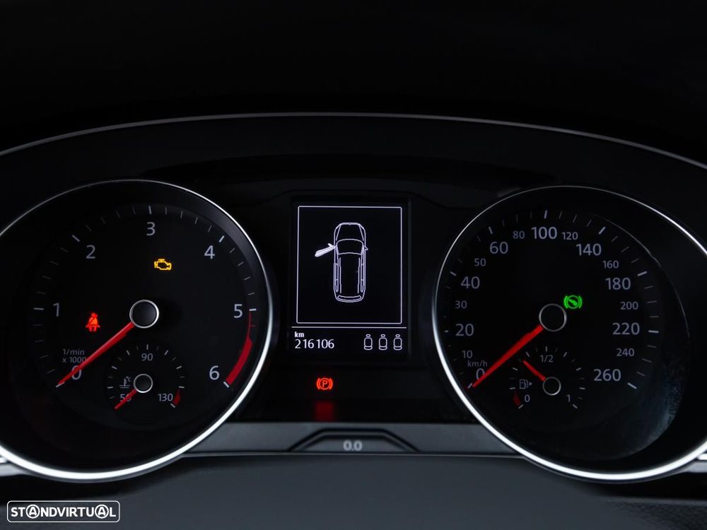 VW Passat Variant 2.0 TDI Business DSG - 20