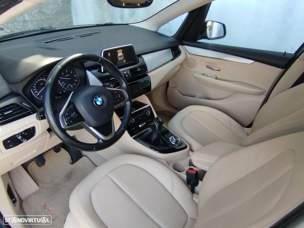BMW 216 Active Tourer d Luxury Line - 31