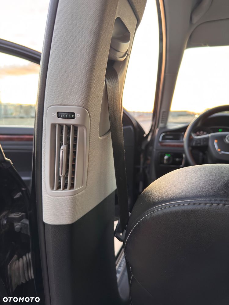 Skoda Superb 2.0 TDI DSG Elegance - 27