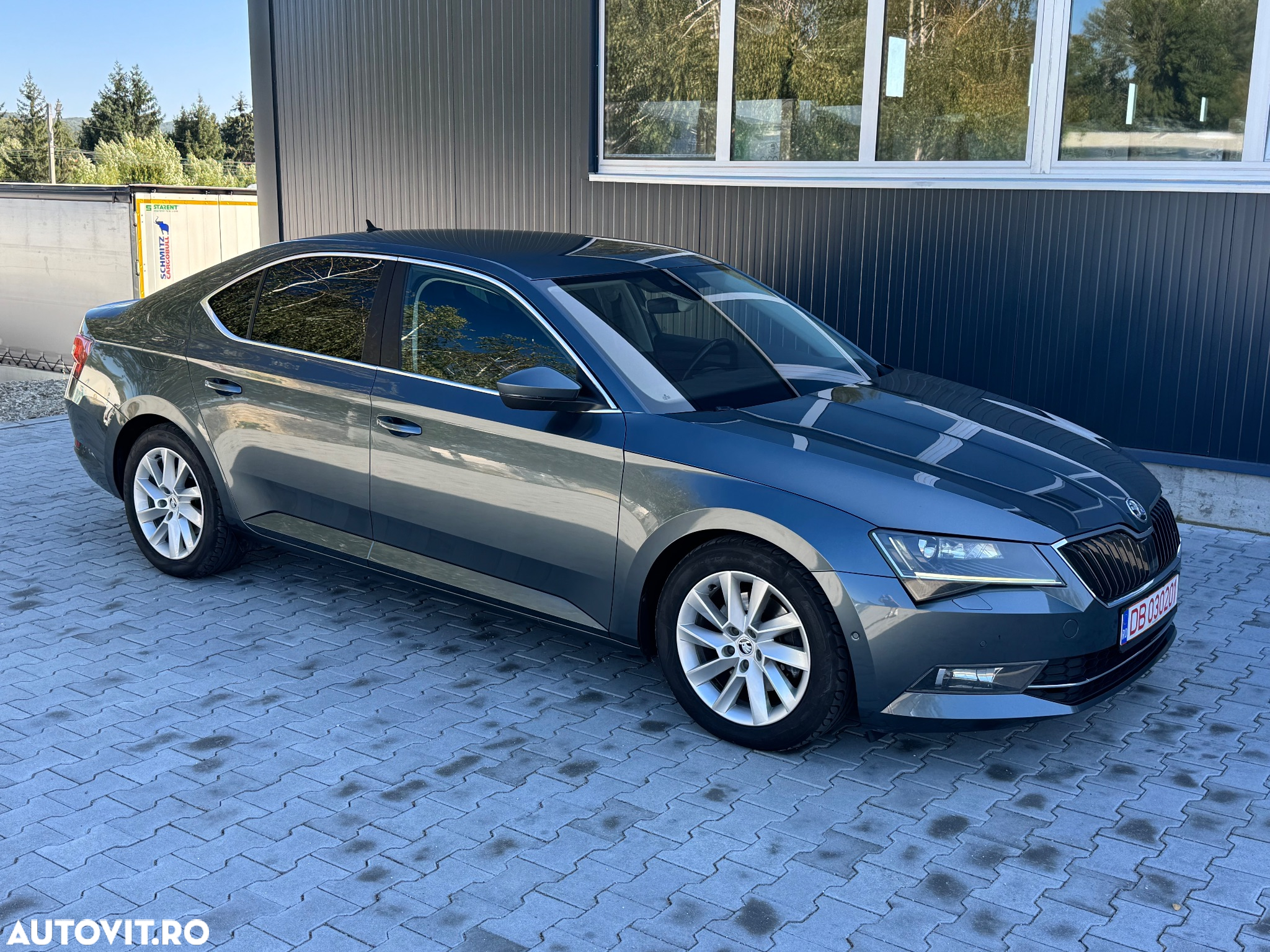 Skoda Superb 2.0 TDI DSG Style - 20