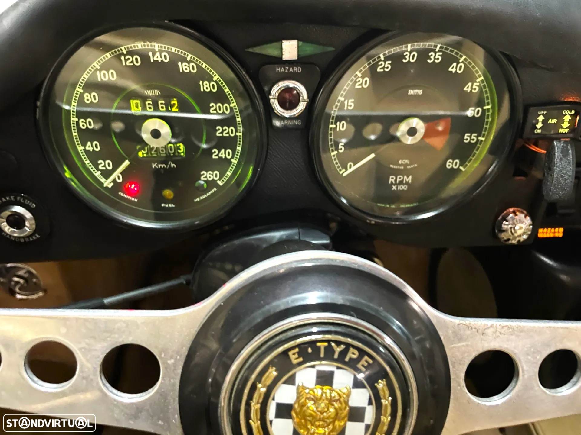 Jaguar E-Type - 13