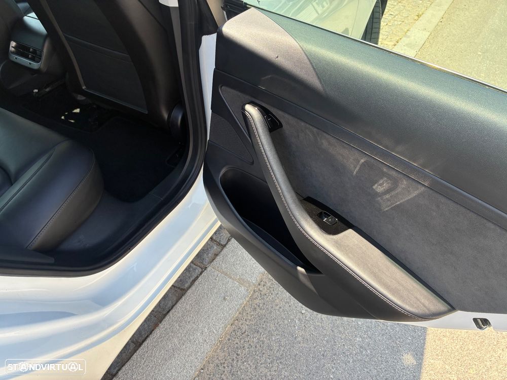 Tesla Model 3 Long Range Tração Traseira - 13
