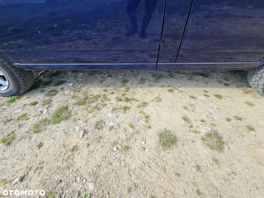 Volkswagen Caravelle - 9