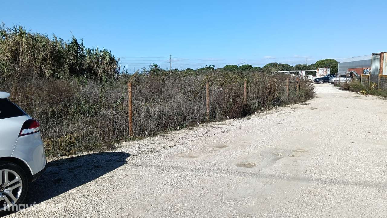 Terreno rustico com 24.200 m², com área urbana - Grande imagem: 3/19