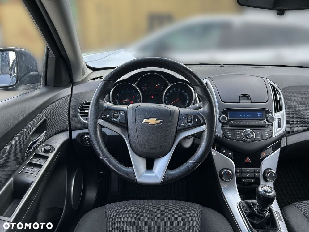 Chevrolet Cruze 1.6 LS - 10