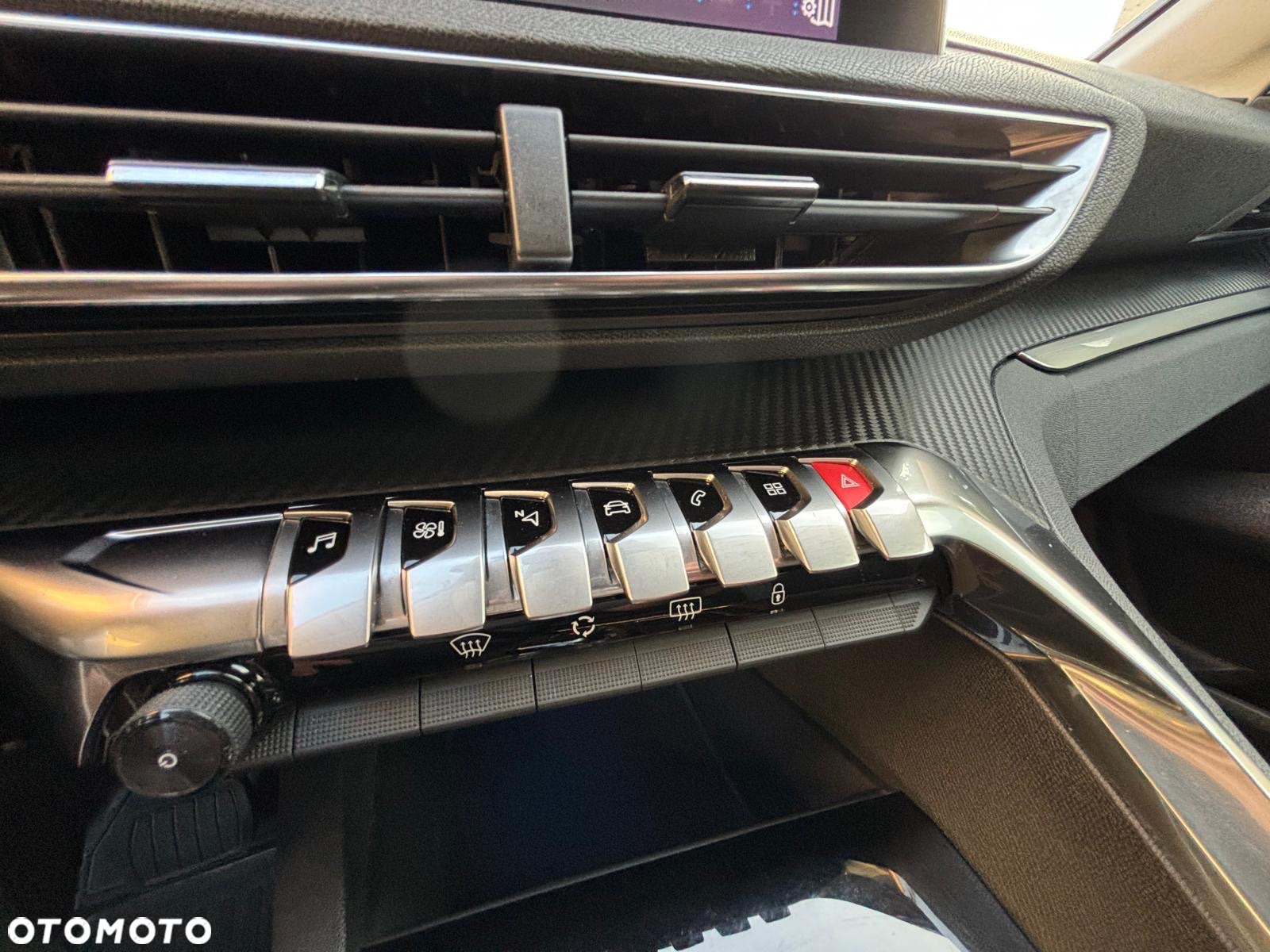 Peugeot 3008 1.2 PureTech Active S&S EAT6 - 27