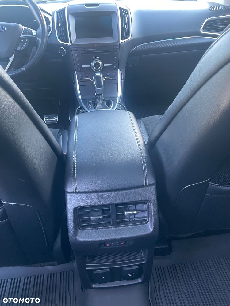 Ford Edge 2.0 TDCi Twin-Turbo 4WD ST-Line - 19