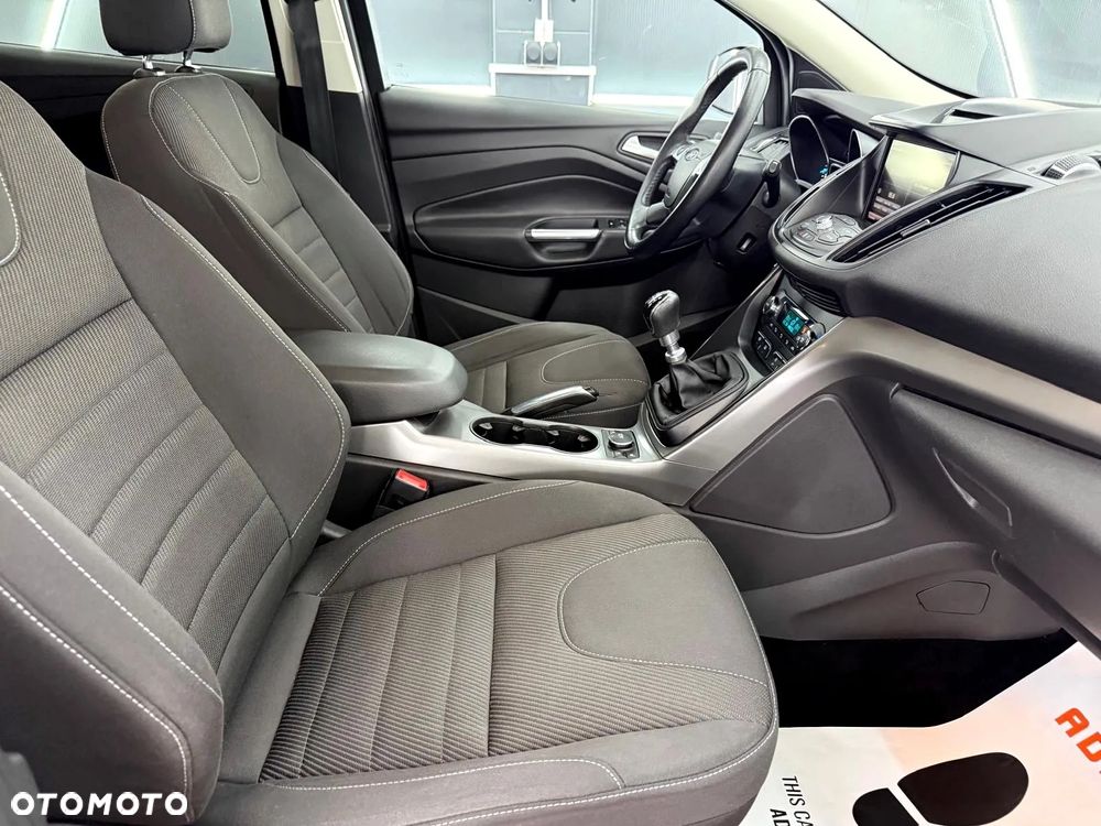 Ford Kuga 1.5 EcoBoost 2x4 Titanium - 29