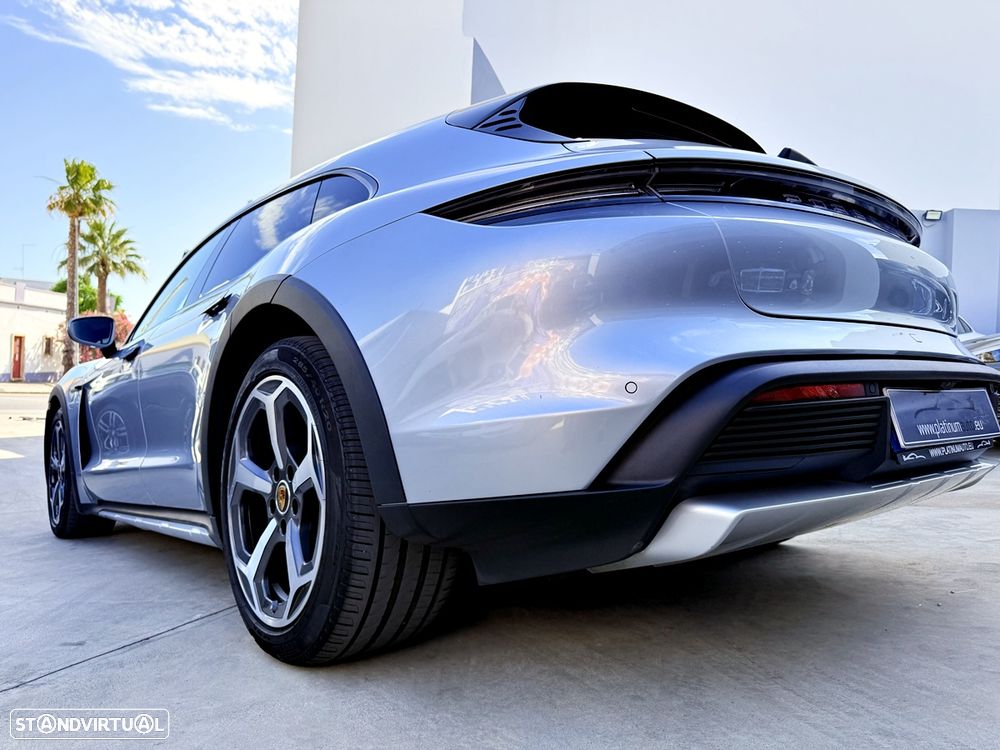 Porsche Taycan Cross Turismo 4 - 48