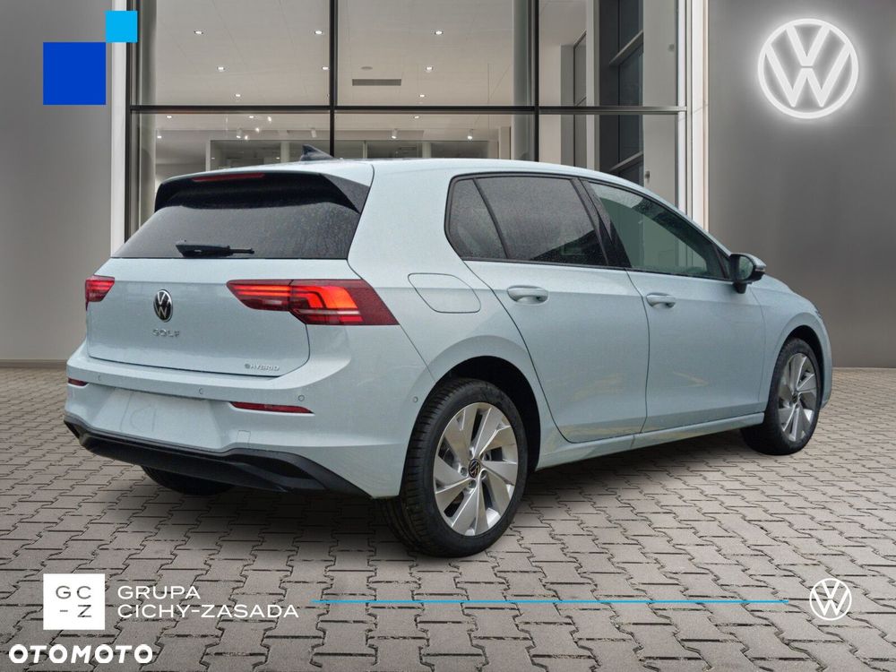 Volkswagen Golf - 5