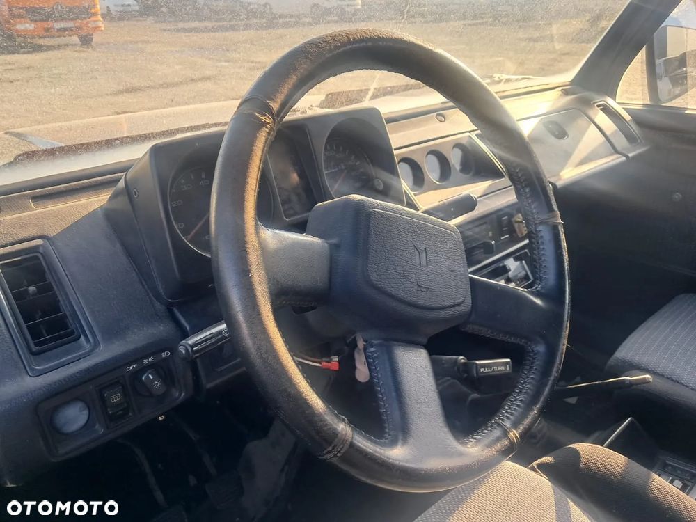 ❌Dawca części❌  ISUZU TROOPER I 4X4 1992 R 2.6 MPI KOD: RLJ KOD LAK: 826/10 - 8