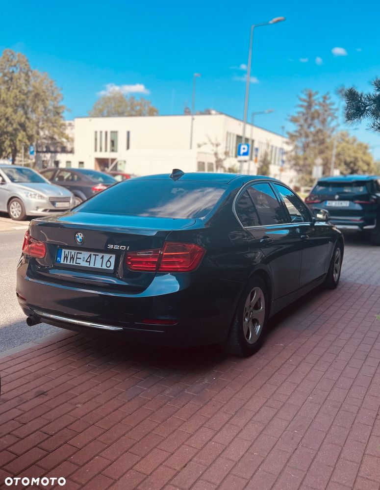 BMW Seria 3 320i Efficient Dynamics Sport Line - 4