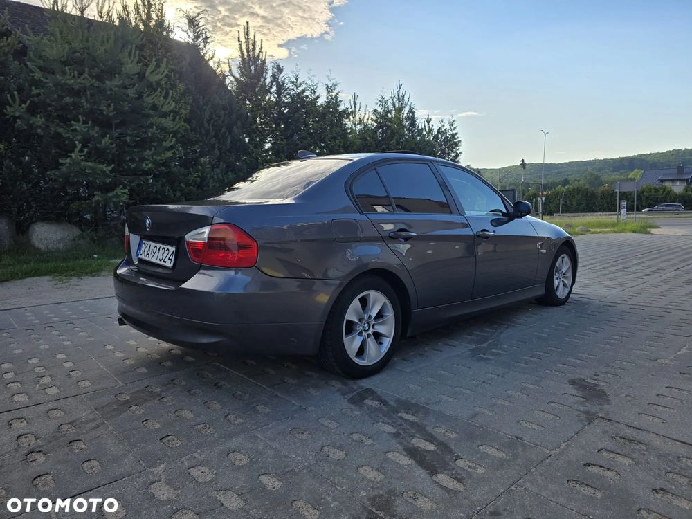 BMW Seria 3 320i - 4