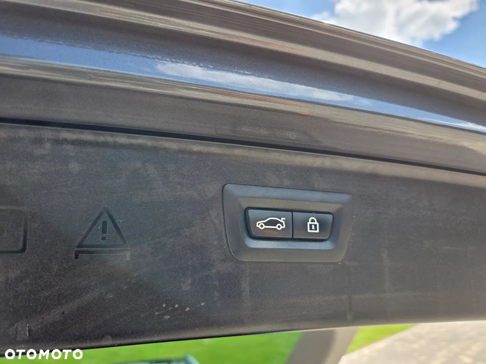 BMW Seria 5 520d xDrive Luxury Line - 37