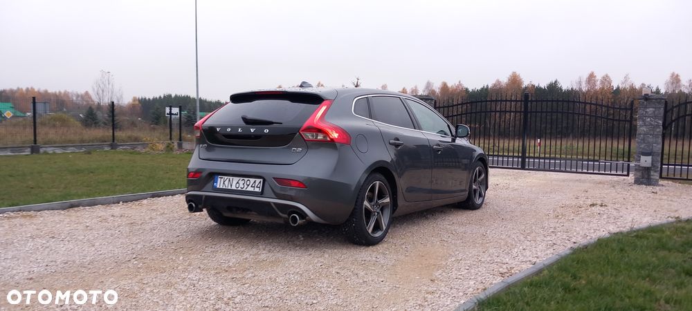 Volvo V40 D2 R Design - 14