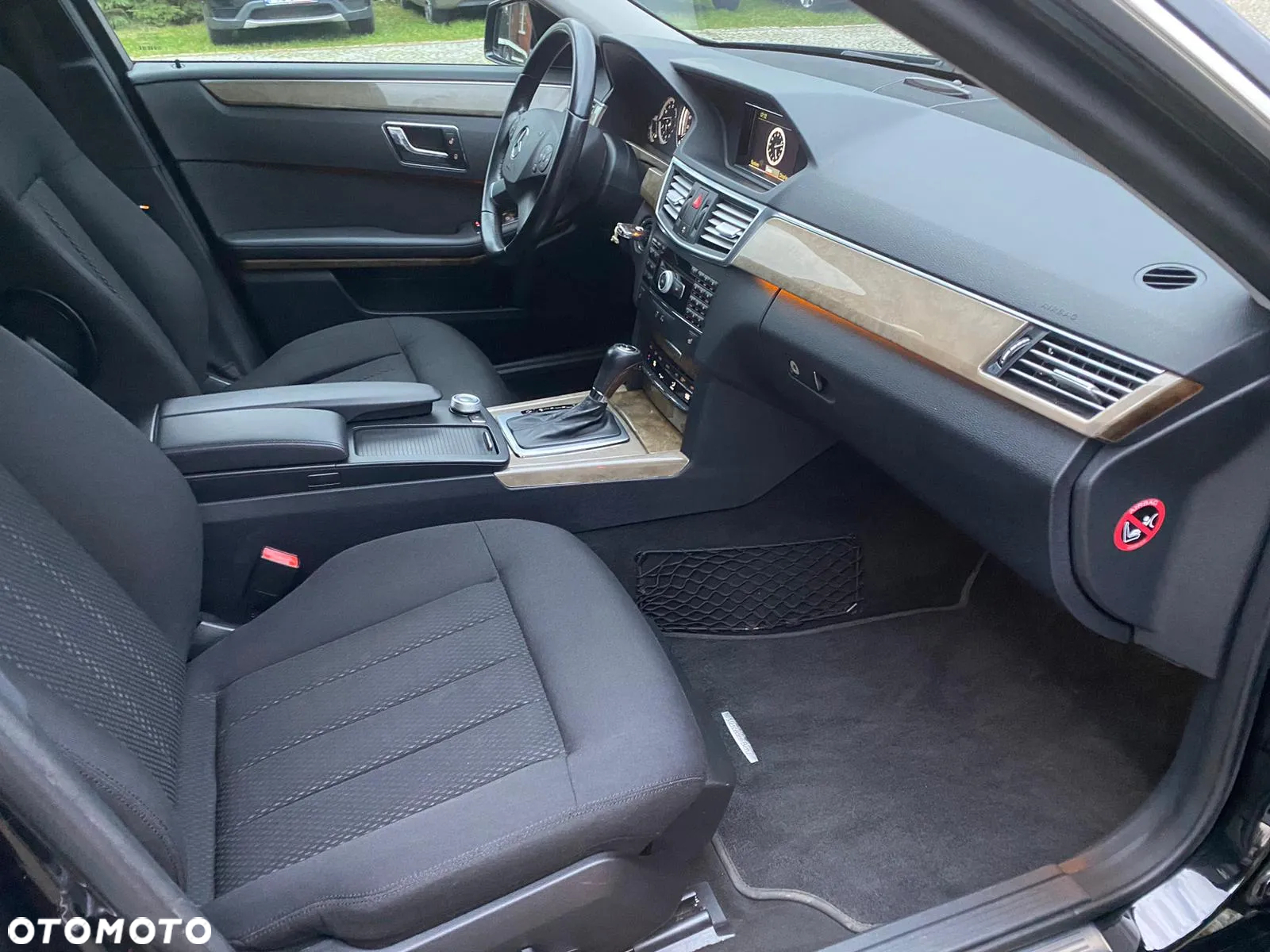 Mercedes-Benz Klasa E 200 T BlueEFFICIENCY 7G-TRONIC - 10