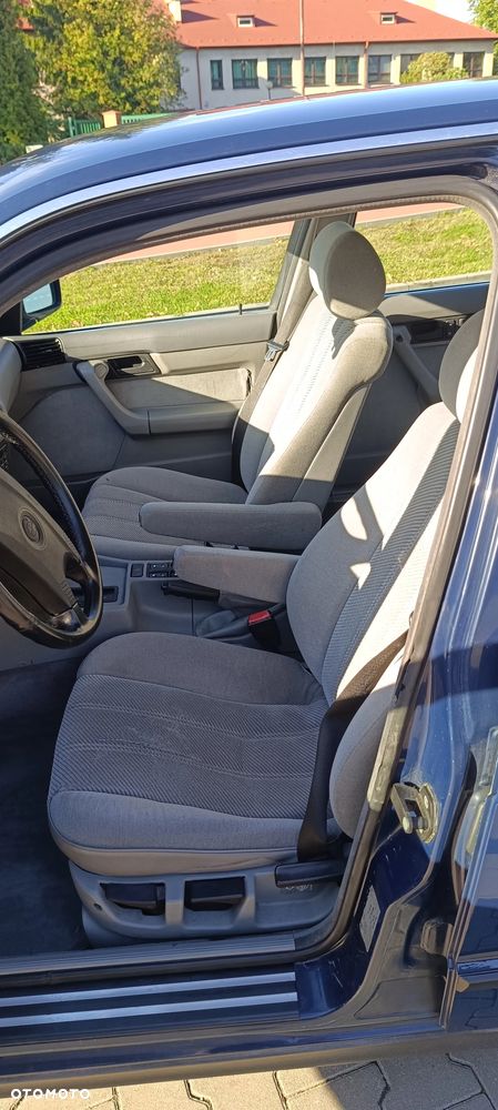 BMW Seria 5 525i - 11