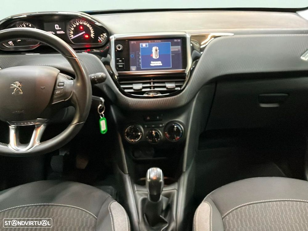 Peugeot 208 - 9