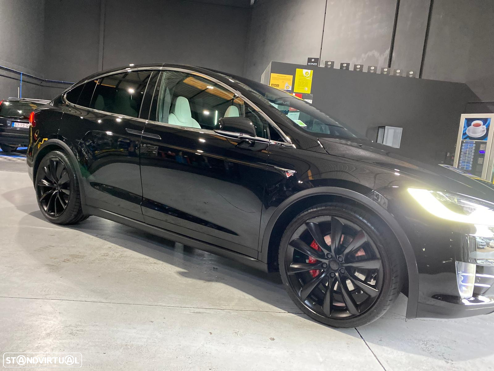 Tesla Model X 100D - 3