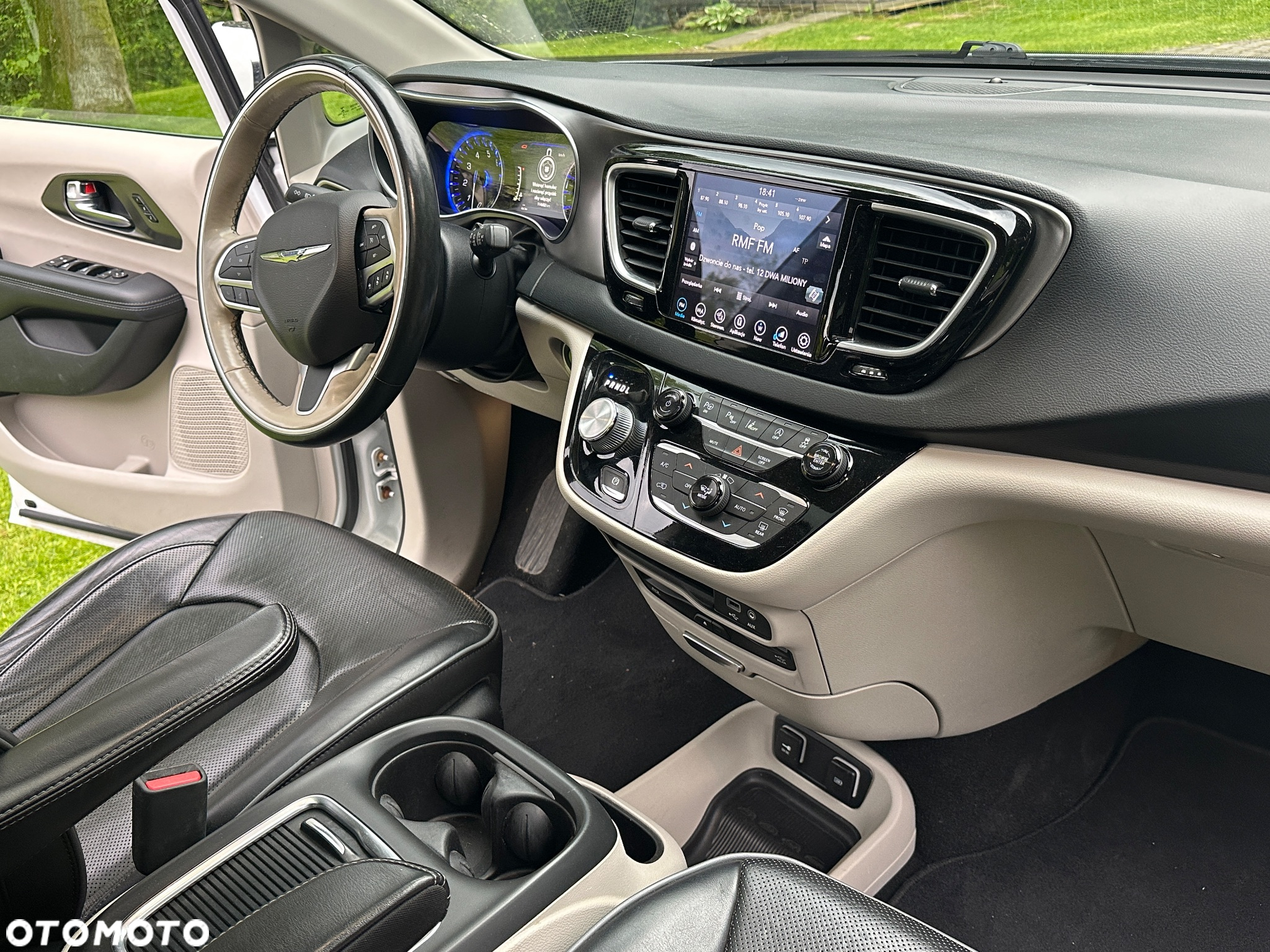 Chrysler Pacifica - 15