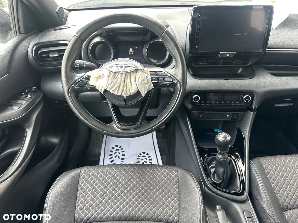 Toyota Yaris 1.5 Style - 33