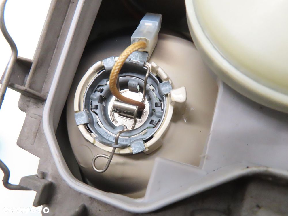 LAMPA LEWA PRZEDNIA MERCEDES W202 1305230124 - 2