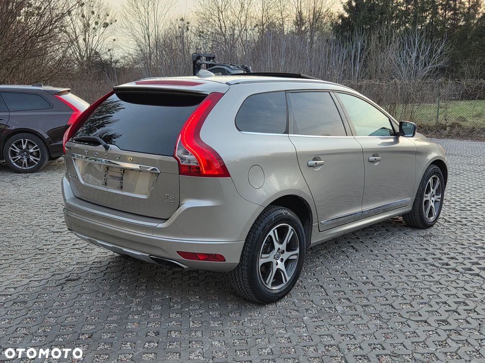 Volvo XC 60 T6 AWD Momentum - 3