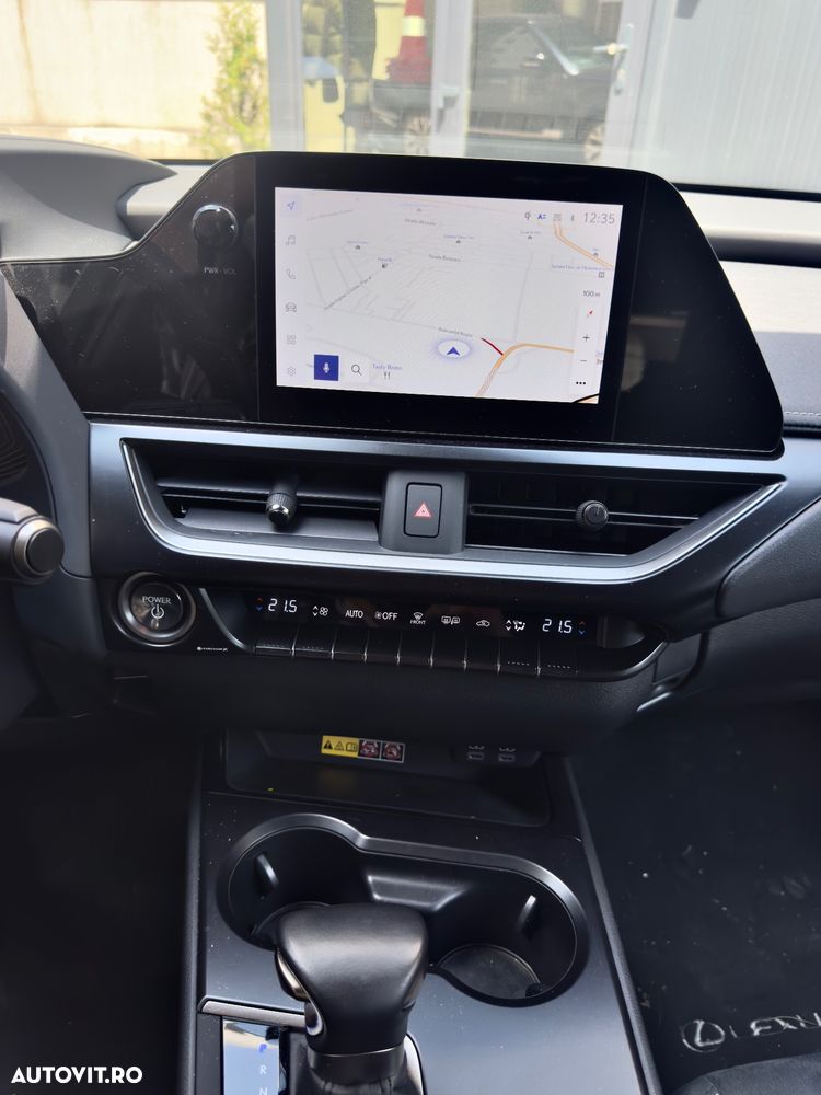 Lexus UX 250h Amazing Edition - 12