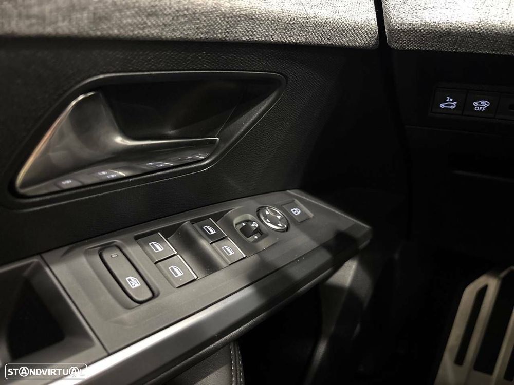Peugeot 3008 1.2 Hybrid GT e-DCS6 - 22