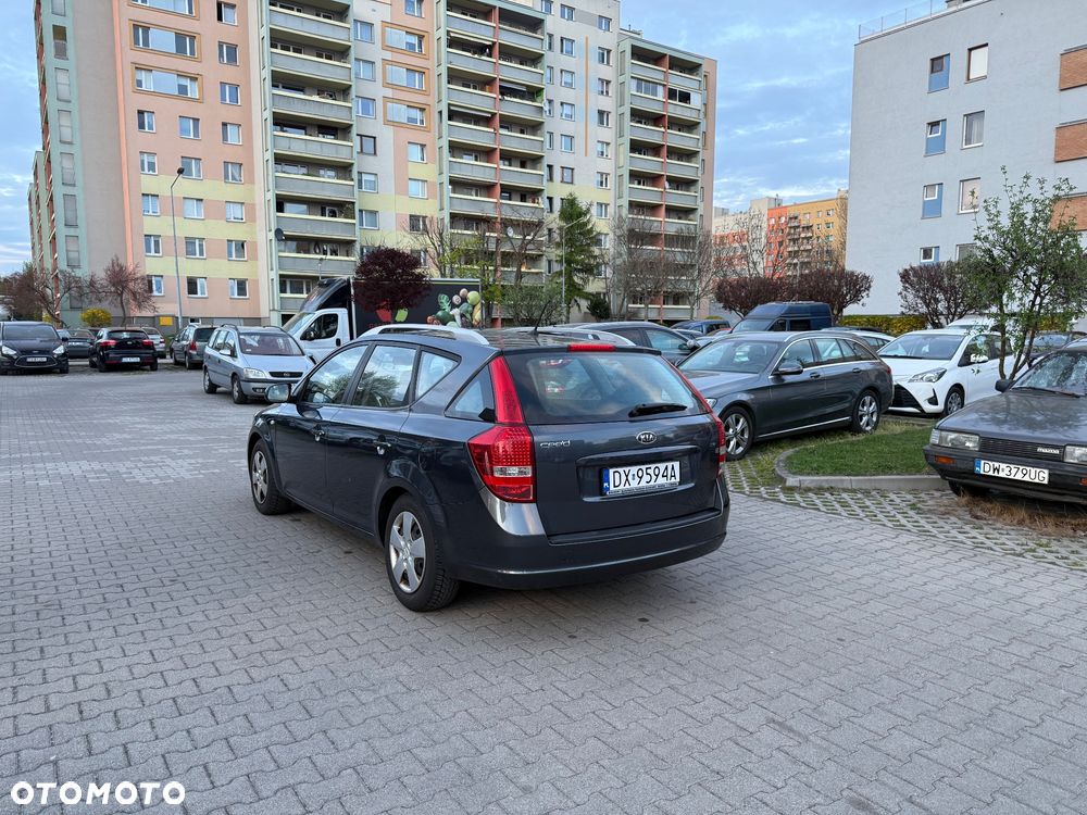 Kia Ceed 1.6 CVVT Dream-Team Edition - 34