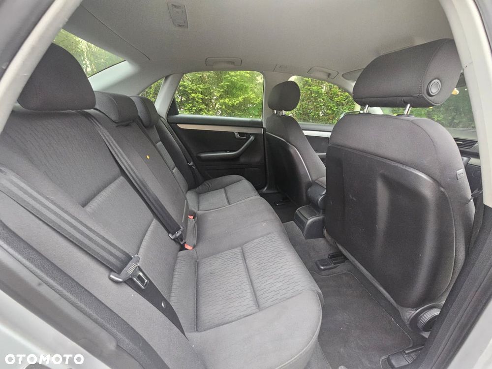 Audi A4 Limousine - 5