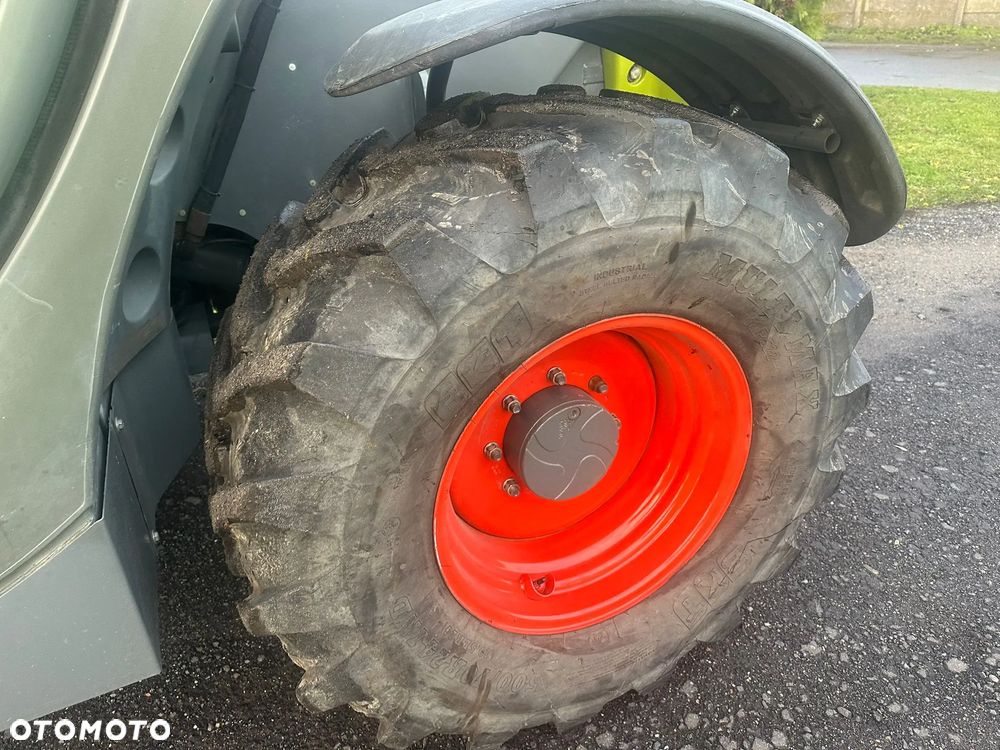 Claas Scorpion 7045 Plus - 17