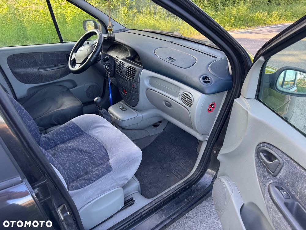 Toyota Prius - 8
