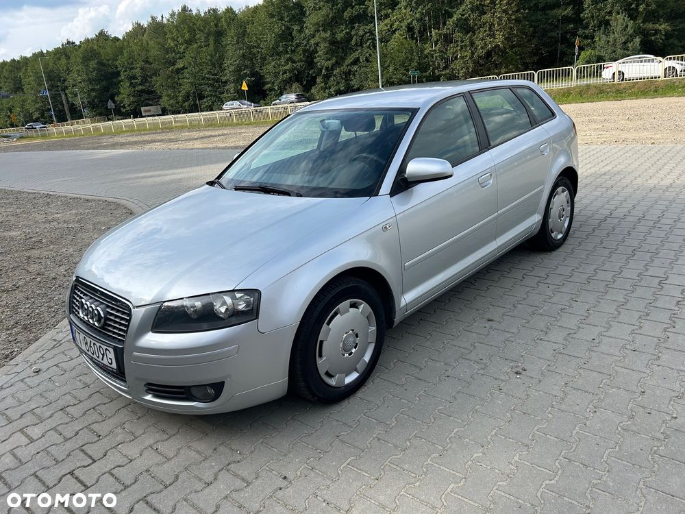 Audi A3 Sportback - 1