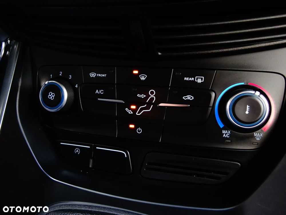 Ford Kuga - 17