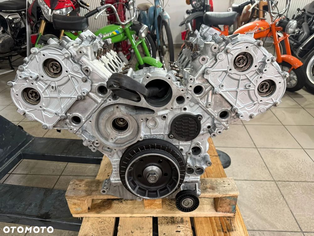 Silnik Mercedes 4.0 V8 63 AMG S BiTurbo W205 W213 W222 177.980 2019r - 1