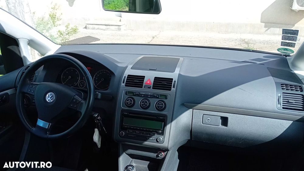 Volkswagen Touran 1.9 TDI Freestyle - 9