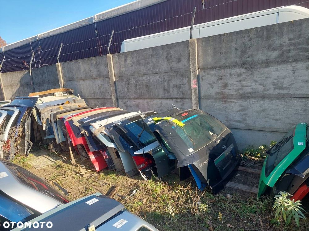 KOMPLETNY TYŁ KIA SORENTO I YC KLAPA ZDERZAK TYŁ LAMPA TYŁ LEWA PRAWA - 25