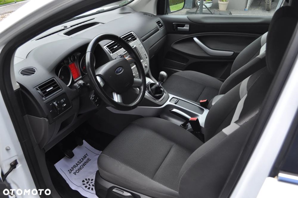 Ford Kuga 2.0 TDCi 2x4 Titanium - 17