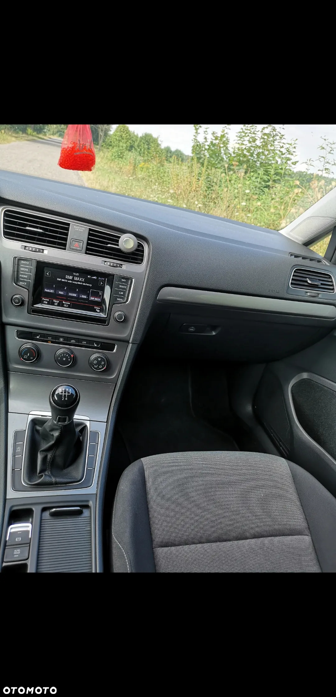 Volkswagen Golf Variant 1.6 TDI DPF BlueMotion Technology Trendline - 12