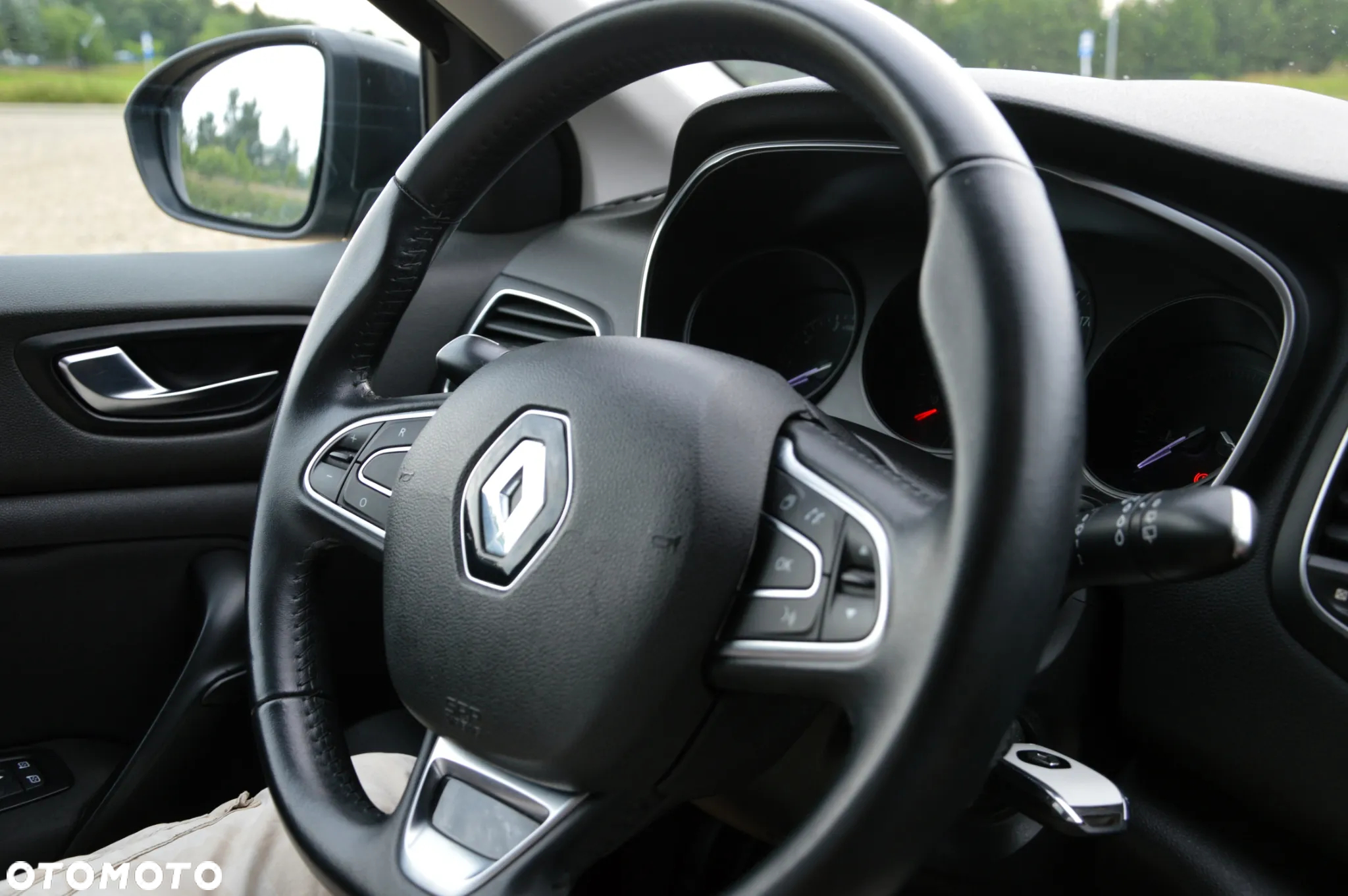 Renault Megane 1.6 SCe Life - 32