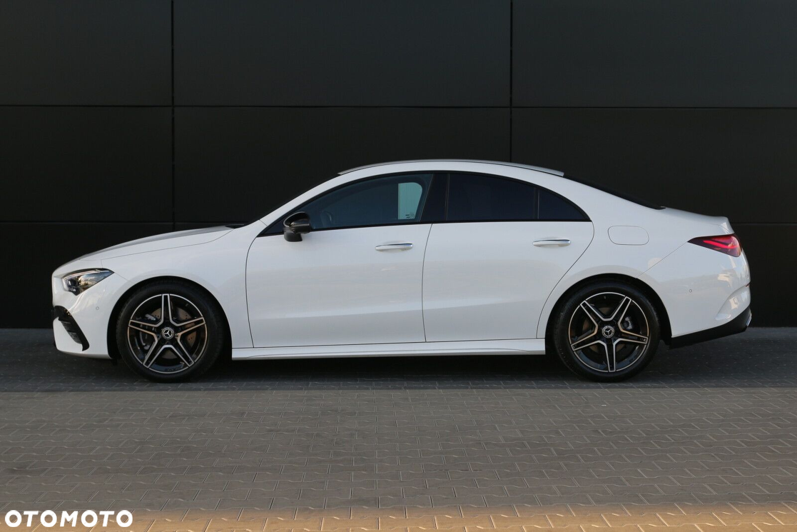 Mercedes-Benz CLA 220 4-Matic AMG Line 7G-DCT - 9